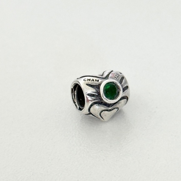 Chamilia 925 May Green CZ Birthday Month Birthstone Puffy Heart Bead Charm - Picture 1 of 3